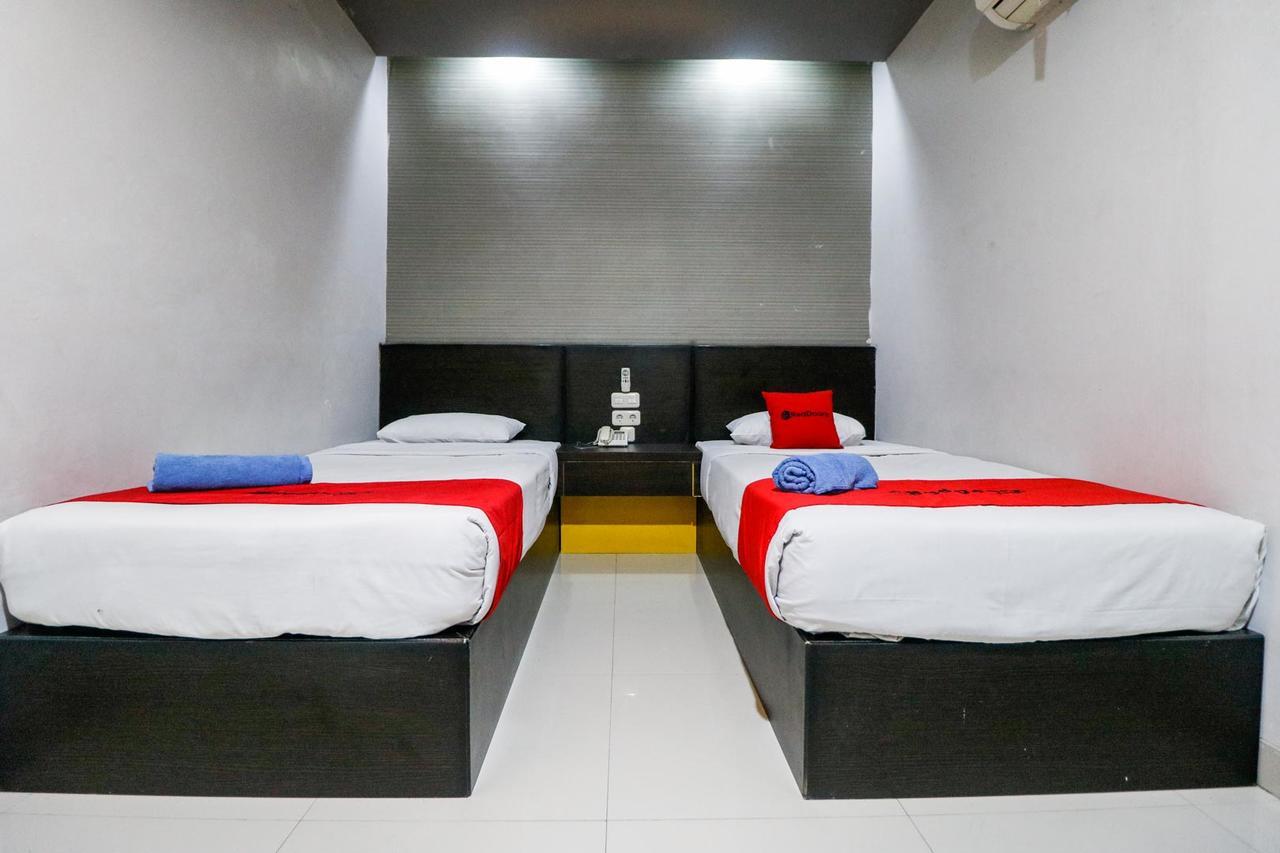 Reddoorz Plus Near Pasar Wisata Pekanbaru Exteriér fotografie